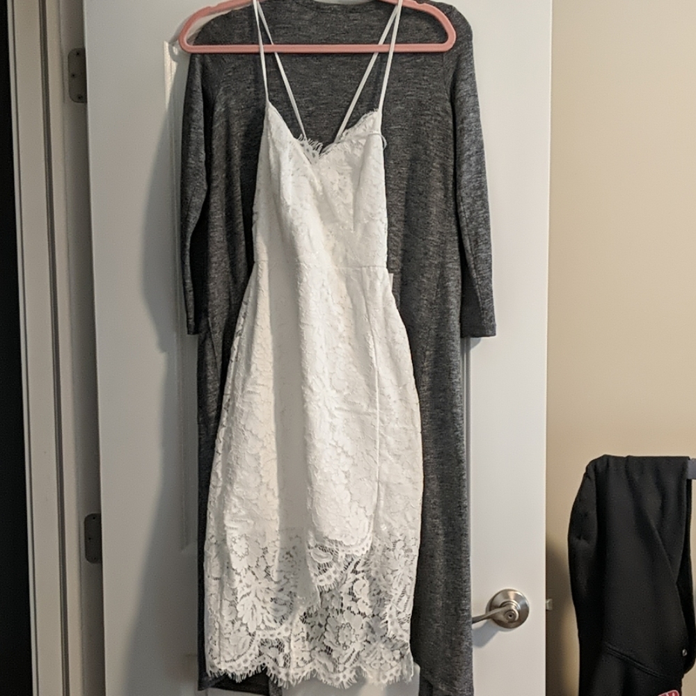 NWT Lulu*s white lace bodycon dress.